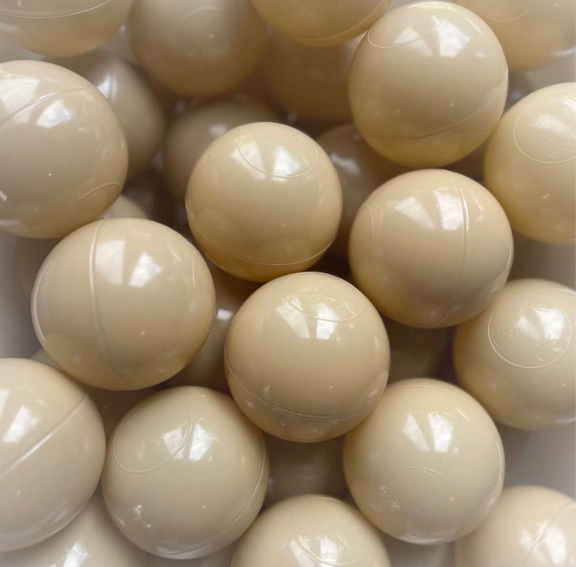 Cream ball pit balls — Happi Hop Montreal