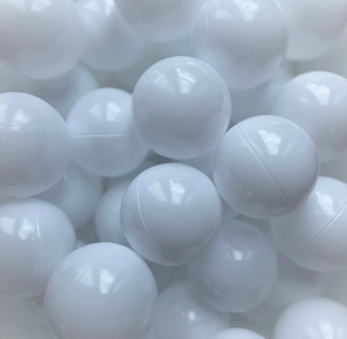 White ball pit balls — Happi Hop Montreal